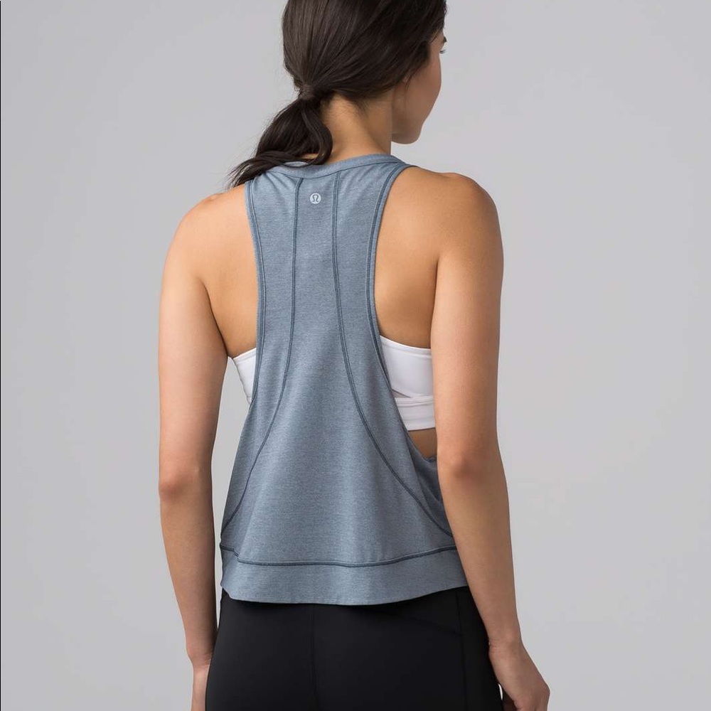 Lululemon Pace Perfect Tank
Heathered Sterling / Sterling size 6